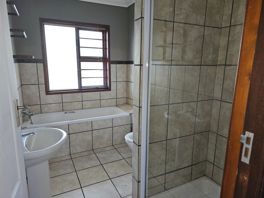 3 Bedroom Property for Sale in Reebok Western Cape